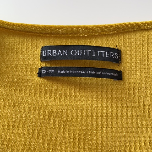 Urban Outfitters - Size XS (brand new) - Picture 2 of 3
